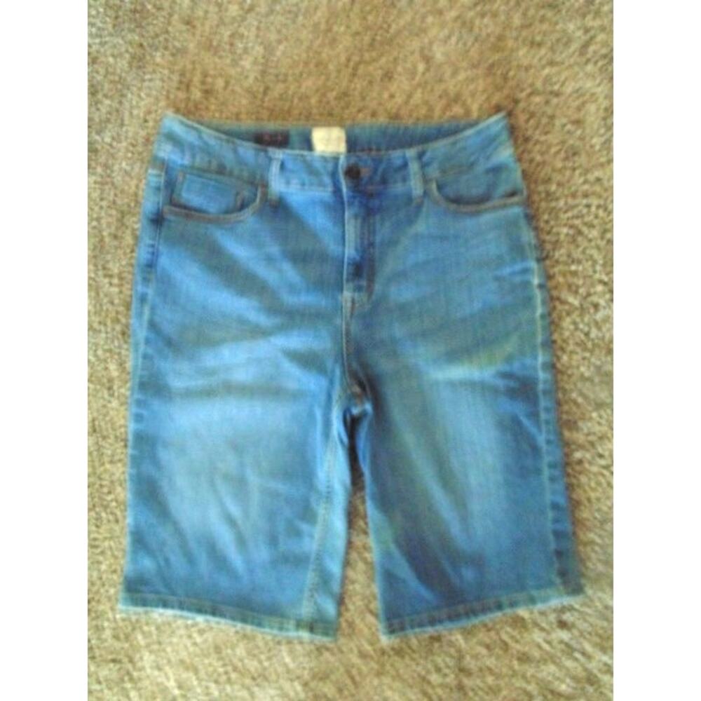 Y2K St Johns Bay Light Blue Denim wide leg Bermuda Shorts High Rise 16 Stretch